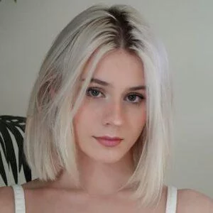 Annabel Lucinda Image