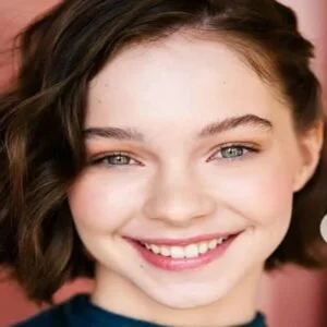 Emma Myers Photo