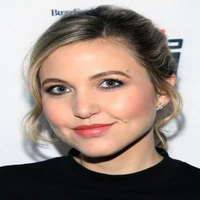 Taylor Tomlinson Image