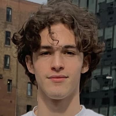 Lucas Leguizamo Photo